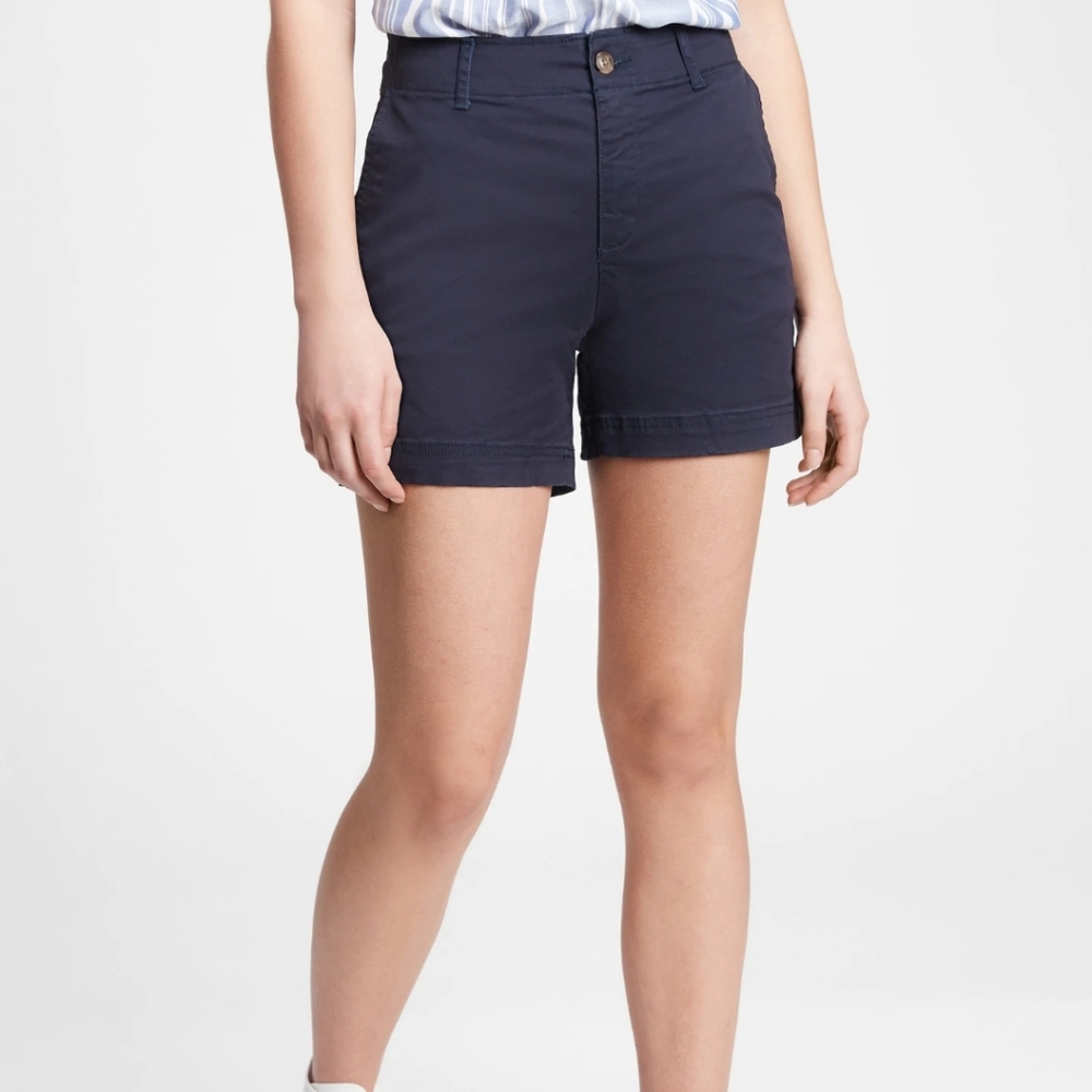 🥳FINAL PRICE👍🩳 NWT‼️ GAP brand Mid Rise Khaki Style Shorts